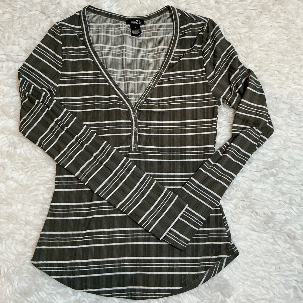 Rue‎ 21 Olive Green White Stripe Ribbed Henley Long Sleeve Top Shirt Womens Sz M